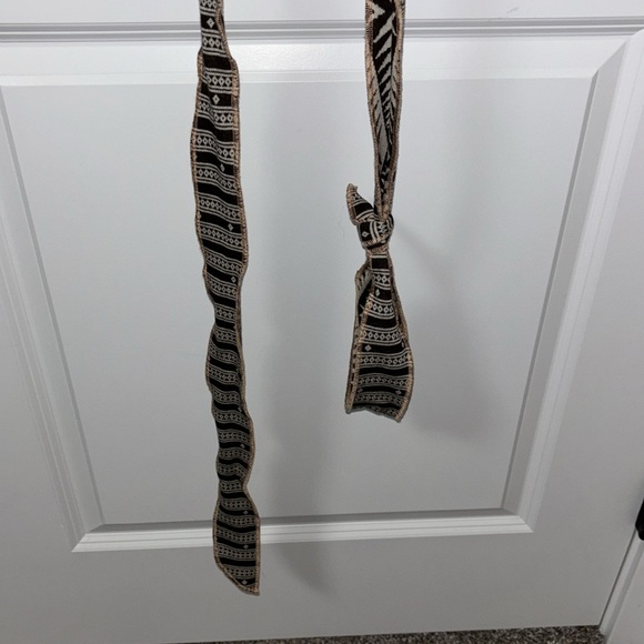 Gimmicks by BKE sweater. Size small. Purchased at The Buckle. - Picture 6 of 6